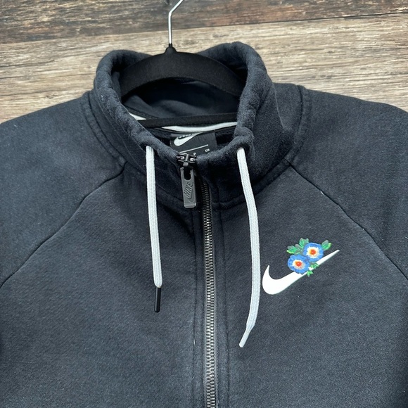 Nike Black Half Zip Floral Sweatshirt with White Logo - Picture 5 of 6